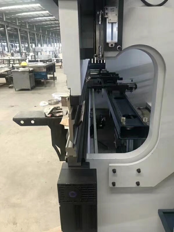 鎳板折彎機